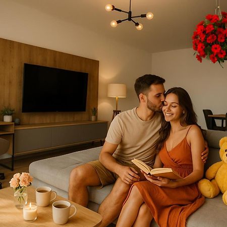 High-Rise Luxury Apartment With Free Parking Bucarest Extérieur photo