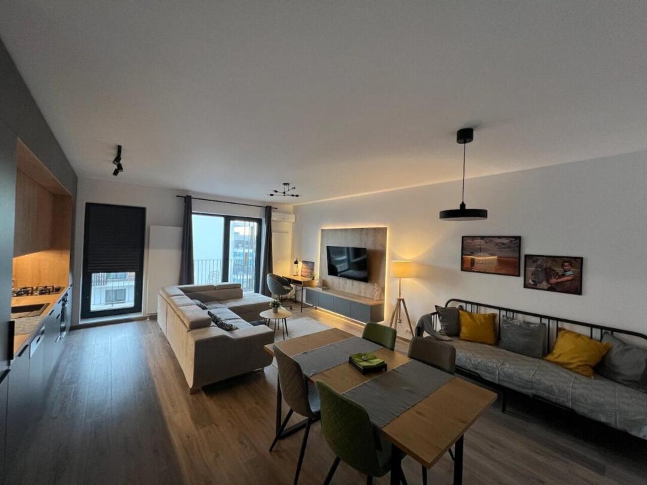High-Rise Luxury Apartment With Free Parking Bucarest Extérieur photo