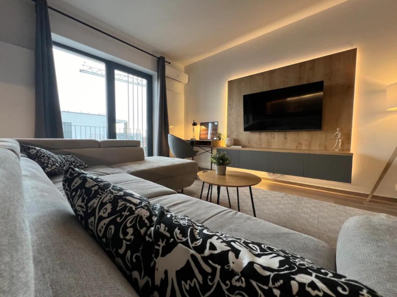 High-Rise Luxury Apartment With Free Parking Bucarest Extérieur photo