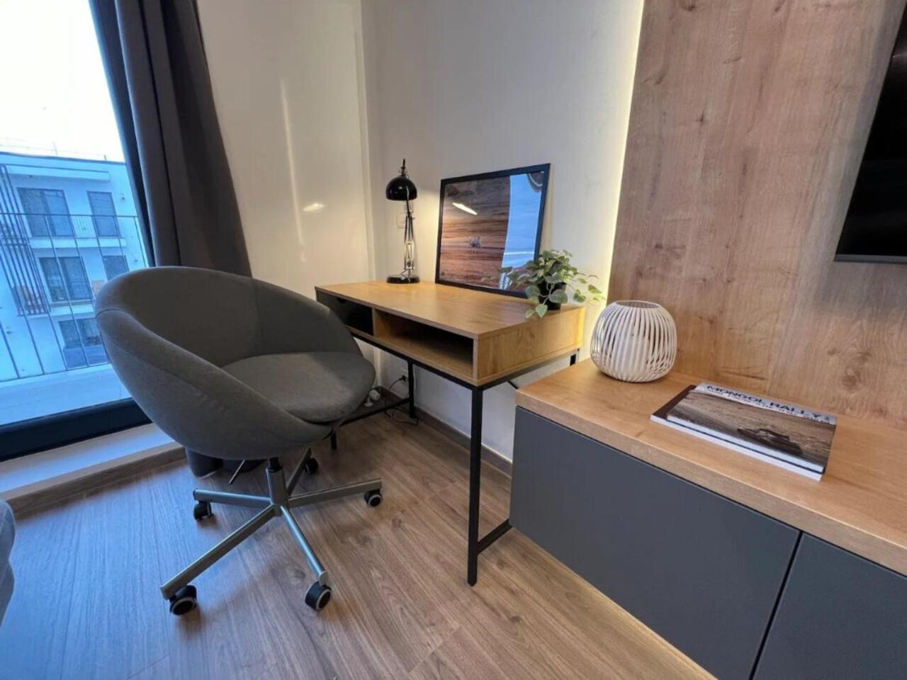 High-Rise Luxury Apartment With Free Parking Bucarest Extérieur photo