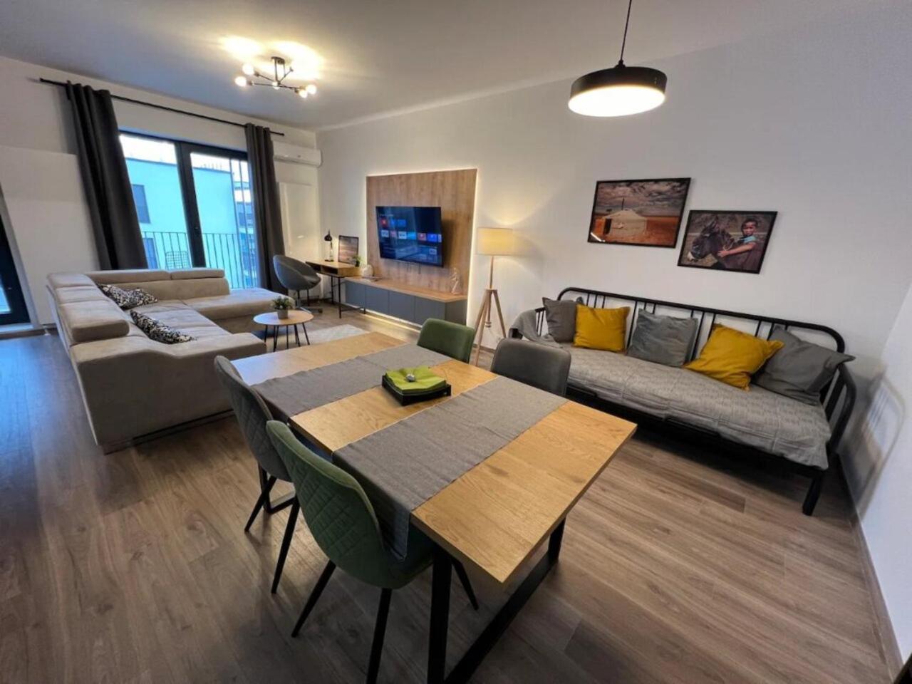 High-Rise Luxury Apartment With Free Parking Bucarest Extérieur photo