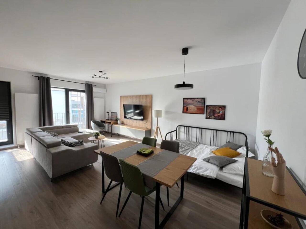 High-Rise Luxury Apartment With Free Parking Bucarest Extérieur photo