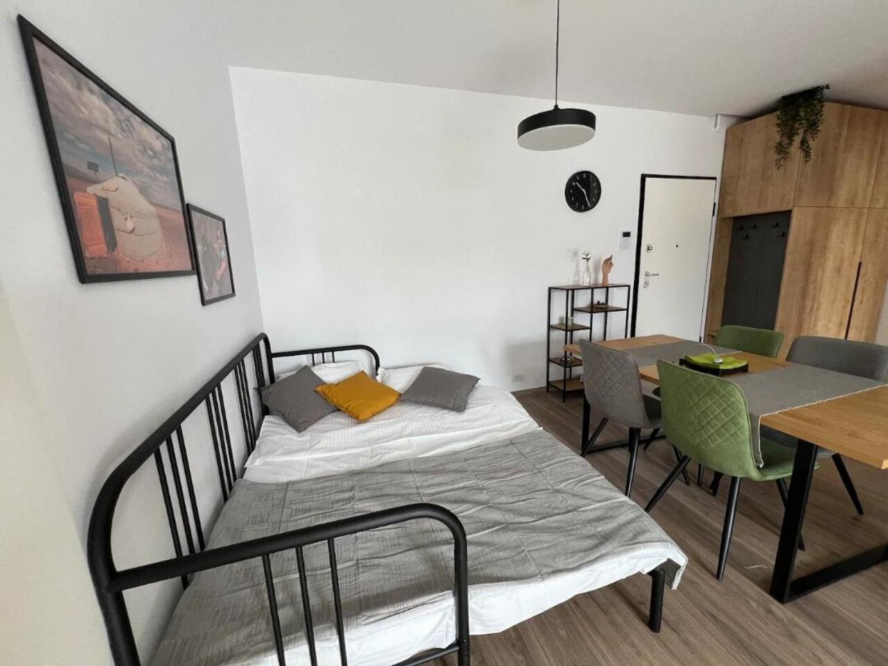 High-Rise Luxury Apartment With Free Parking Bucarest Extérieur photo