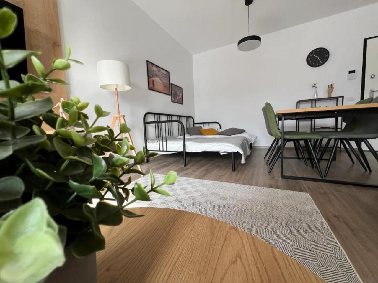 High-Rise Luxury Apartment With Free Parking Bucarest Extérieur photo