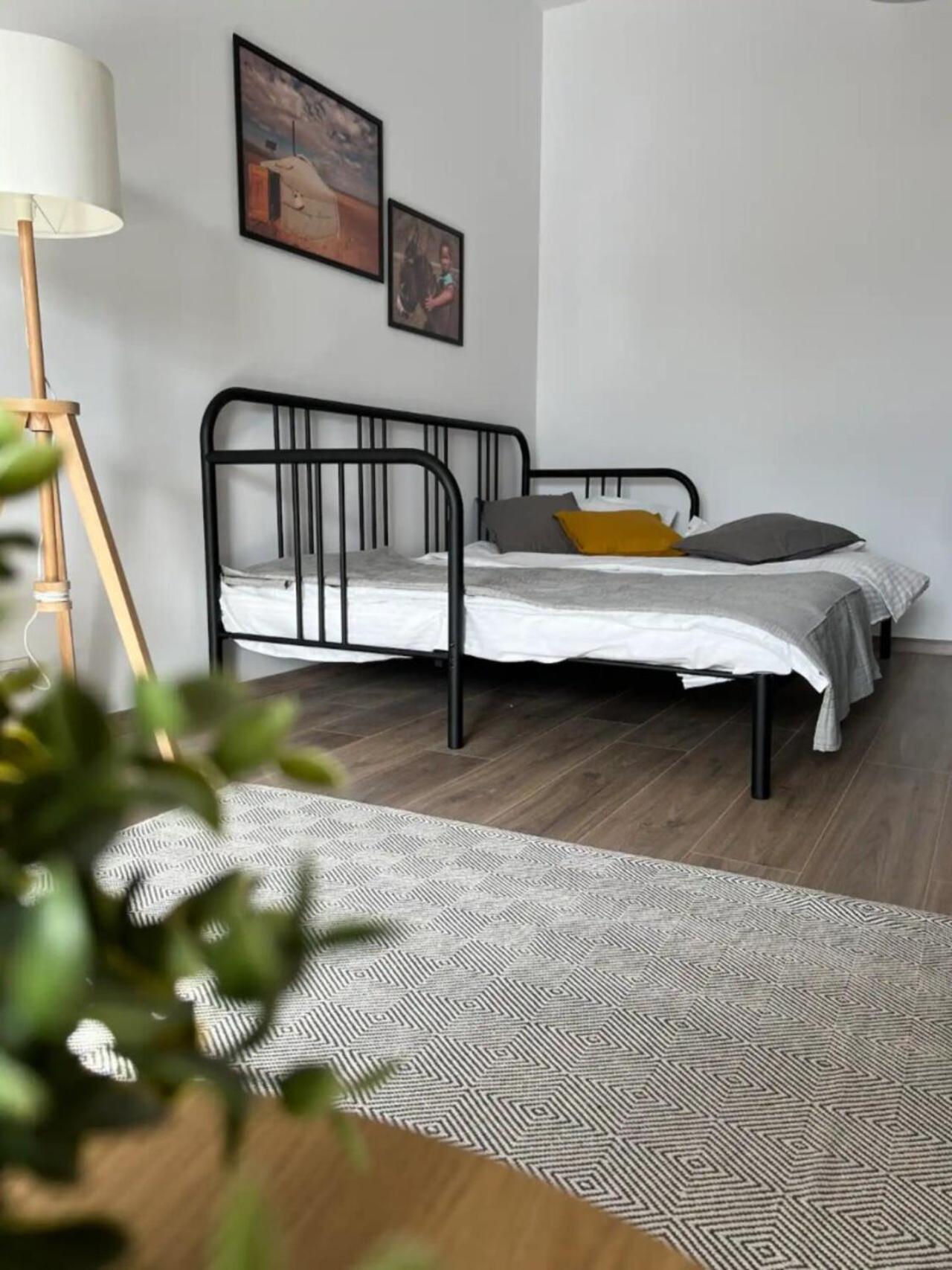 High-Rise Luxury Apartment With Free Parking Bucarest Extérieur photo