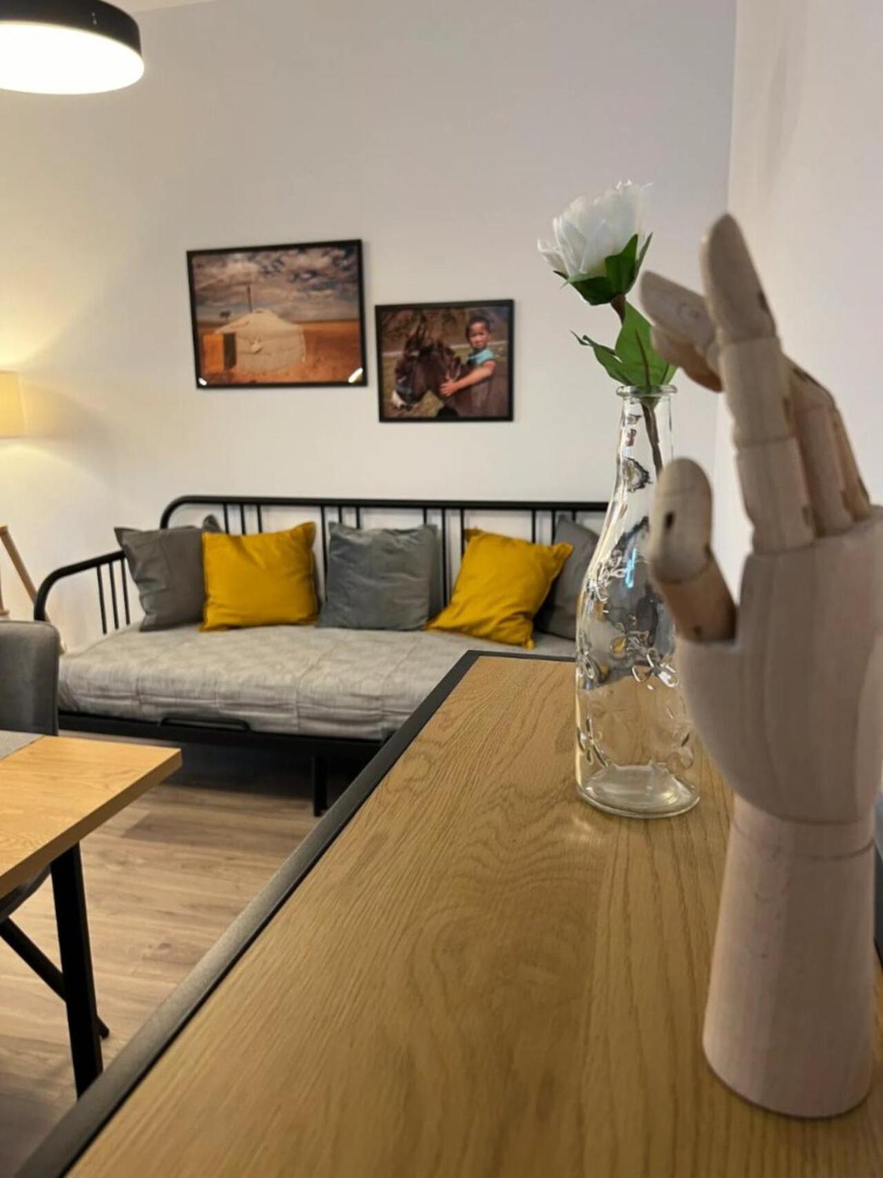 High-Rise Luxury Apartment With Free Parking Bucarest Extérieur photo
